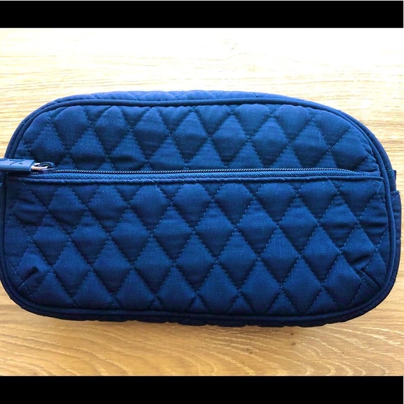 🆕 Vera Bradley Insulated Toiletry Bag - Picture 2 of 9